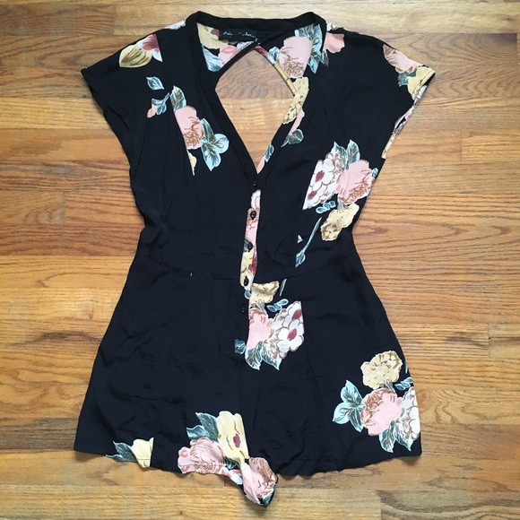 Staring at Stars Crepe Open Back Romper Size 6 - Picture 3 of 8